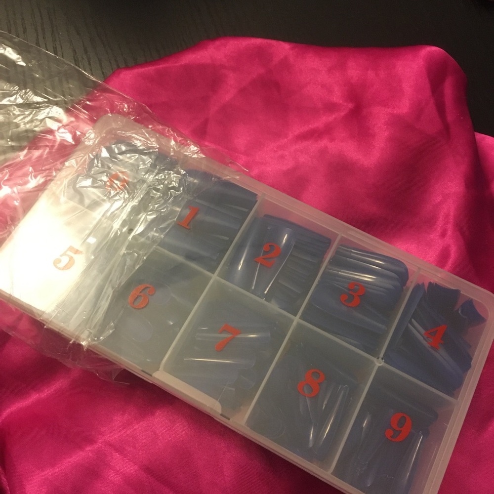 Artificial nail kit